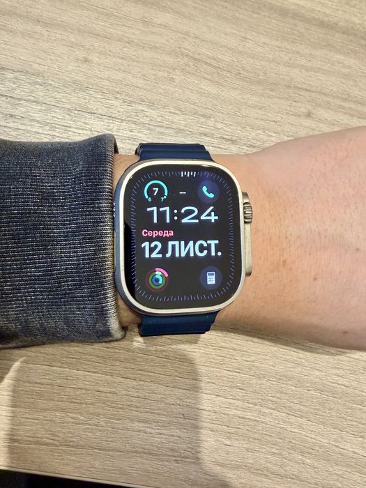 Продам Apple Watch Ultra 2 49 mm Natural Titanium Case with Ocean Band