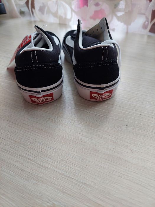 Продам кеды детские