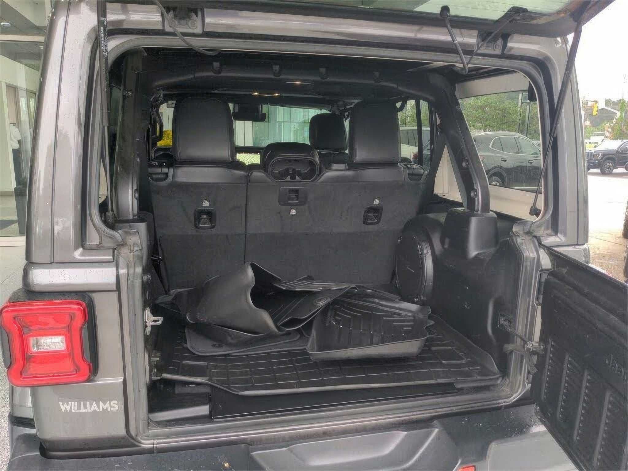 2020 Jeep Wrangler Unlimited Sahara