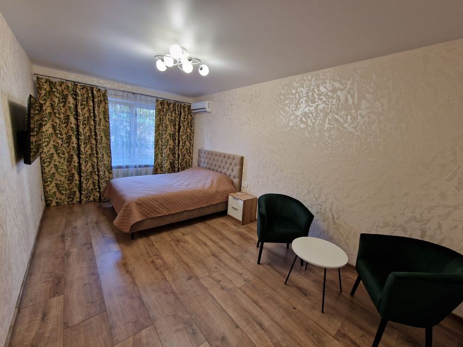 Посуточно,почасово 1к Квартира ЖК Патриотика, метро Позняки -Осокорки--555.biz.ua