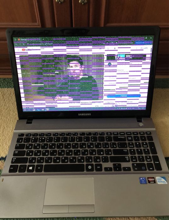 Продам ноутбук Samsung 300 E Windows 10 Pro