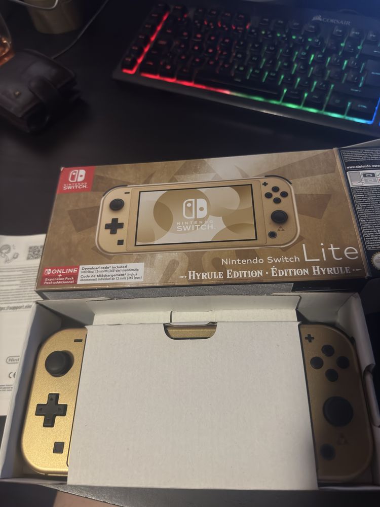 Nintendo switch lite hyrule edition