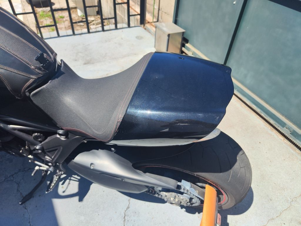 Ducati Diavel   top