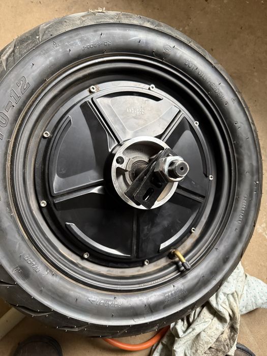 Продам колесо на електроскутер.72v2000w