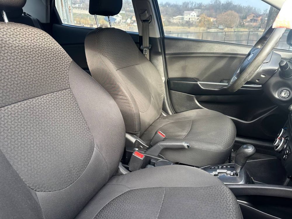 Kia Rio 1.6; 2012 року