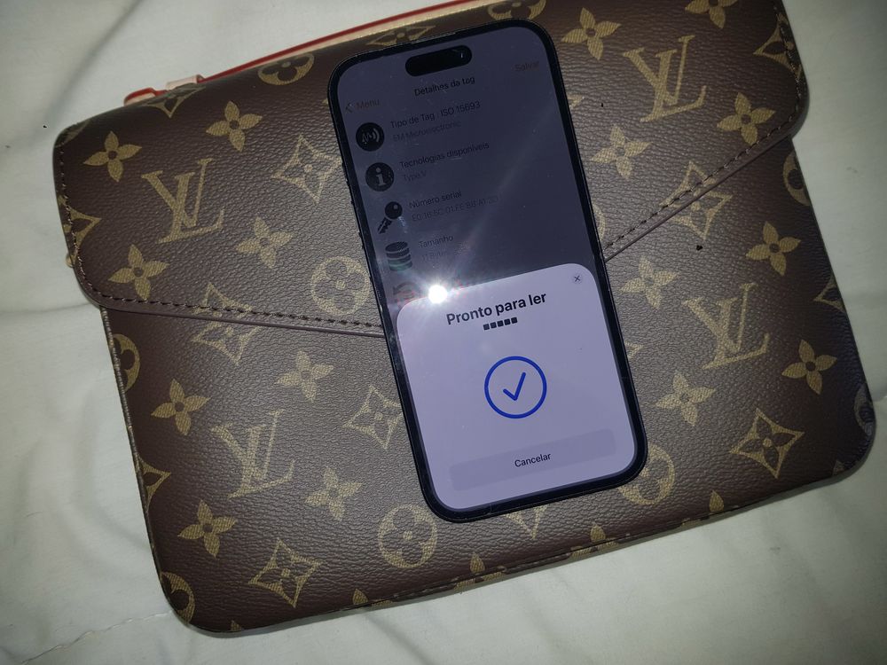 Louis Vuitton Metis Bag