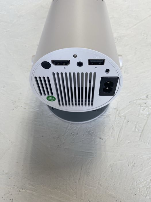 Portable Smart Projector Model: Gimbal 3 з посеодженями на коробці