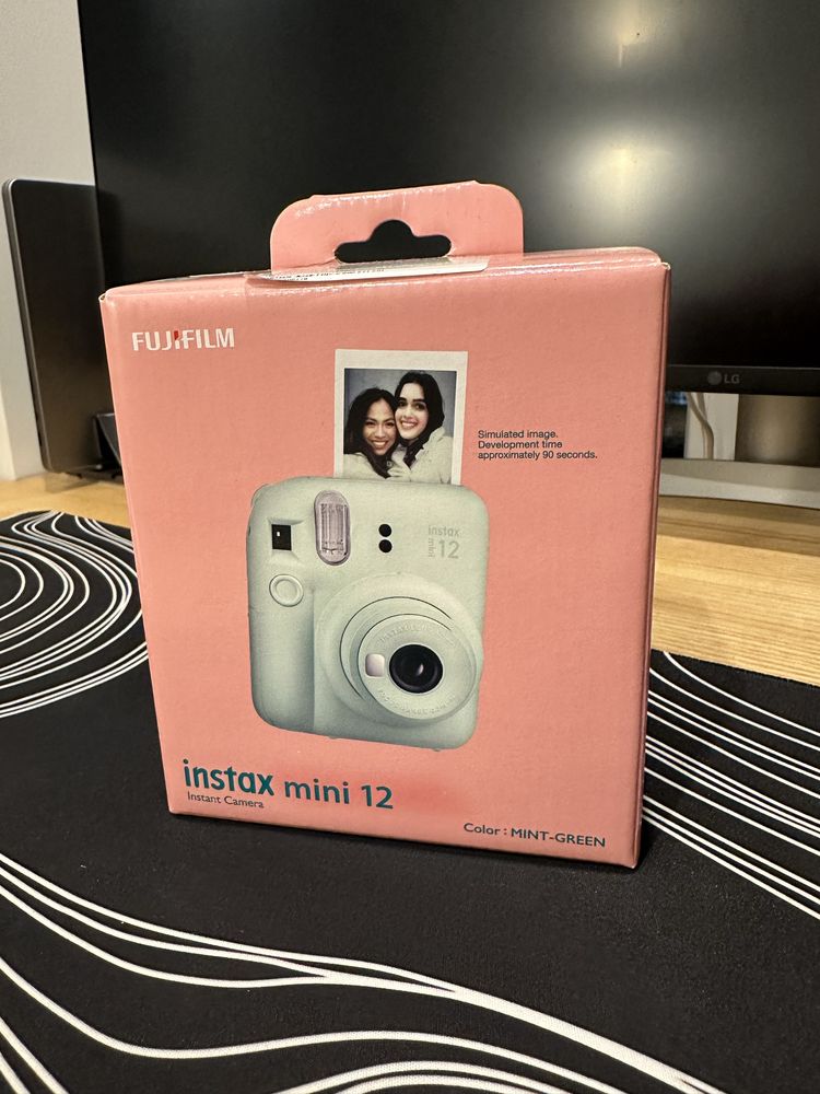 Фотоапарат полароїд Instax mini 12