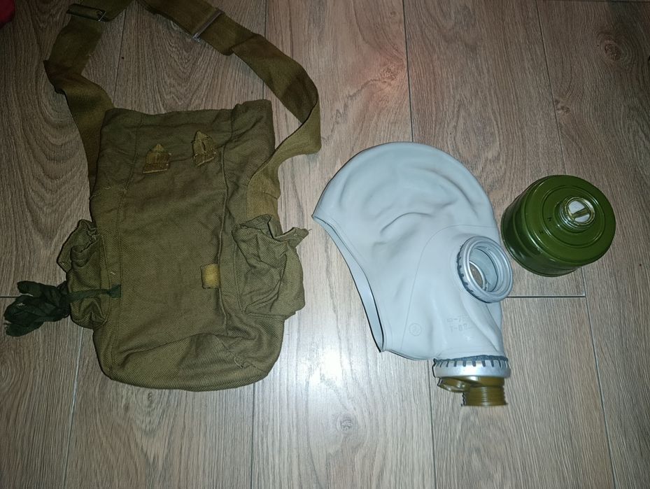 Противогаз гп5 з фільтром і підсумком.