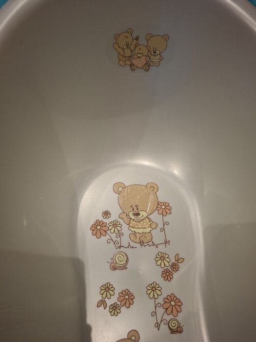 Dwie wanienki na regulowanym stelażu