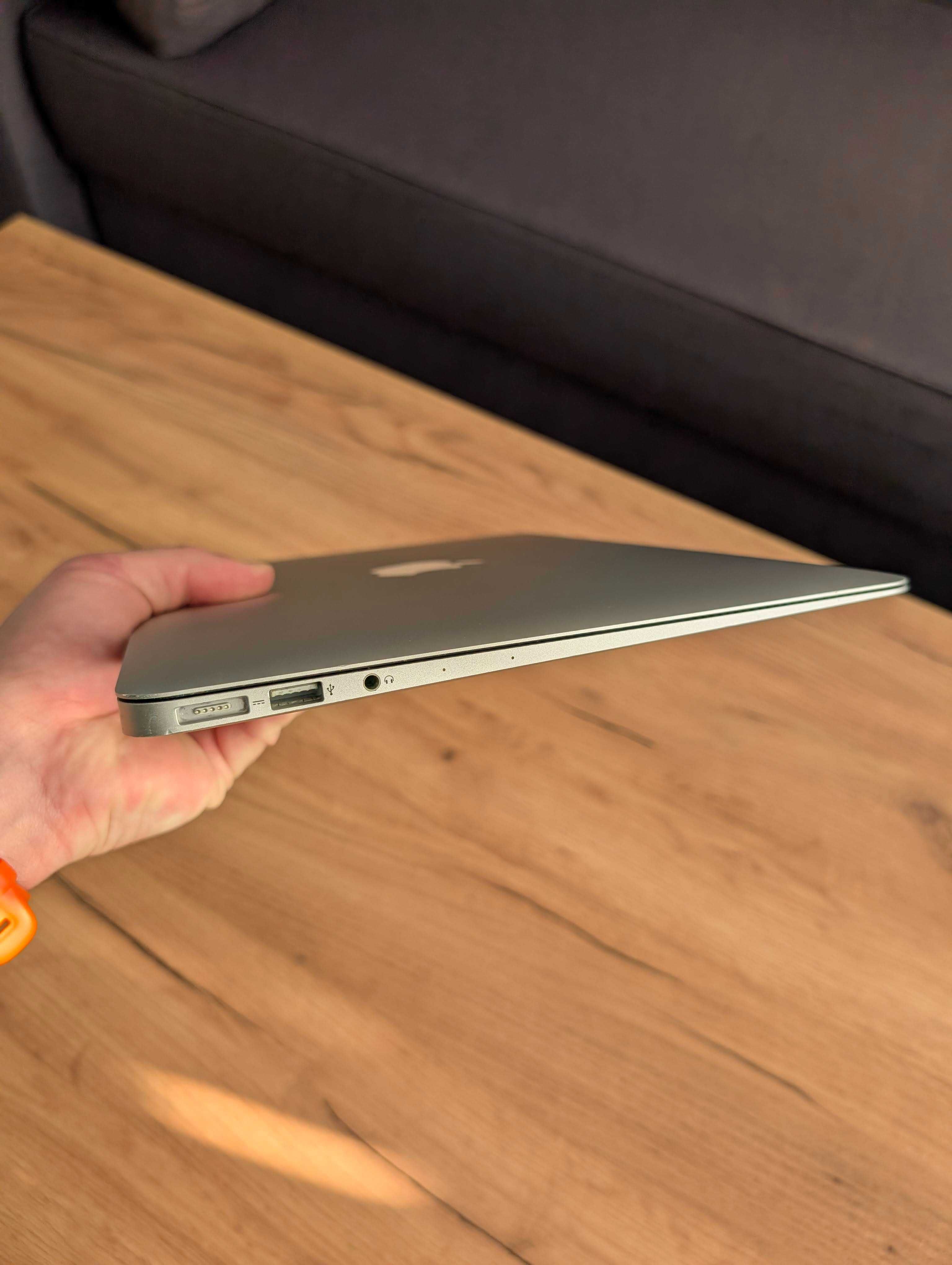 Apple Macbook Air 2017 i5/8GB/128GB Stan BDB