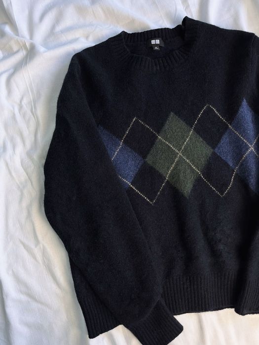 Темно синій светр Uniqlo
