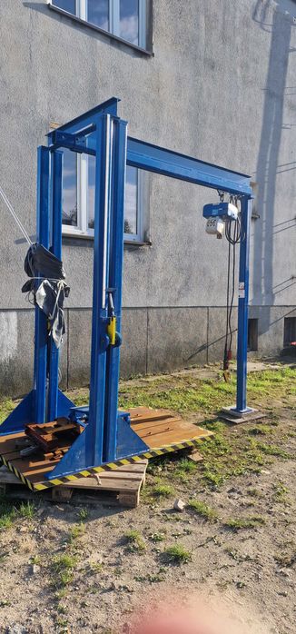 Sprzedam Wyciągarkę z ramą stalową