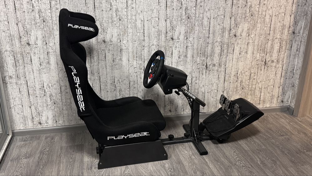 Кермо, педалі, крісло