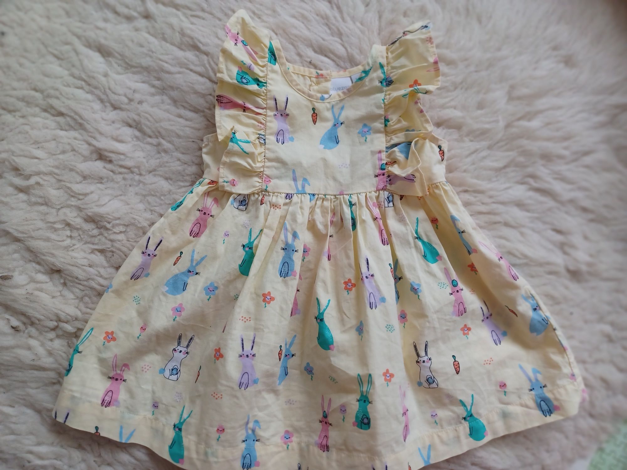 Piękna sukienka elegancka z falbankami r. 74 na święta Wielkanocne
