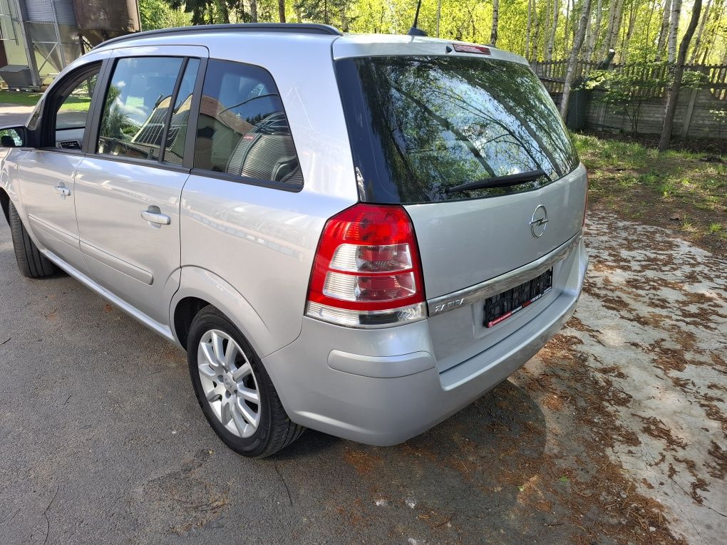 Opel Zafira B Lift 7 osób 1.8 16V