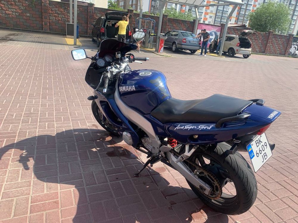 Yamaxa yzf 600r 2001 рік