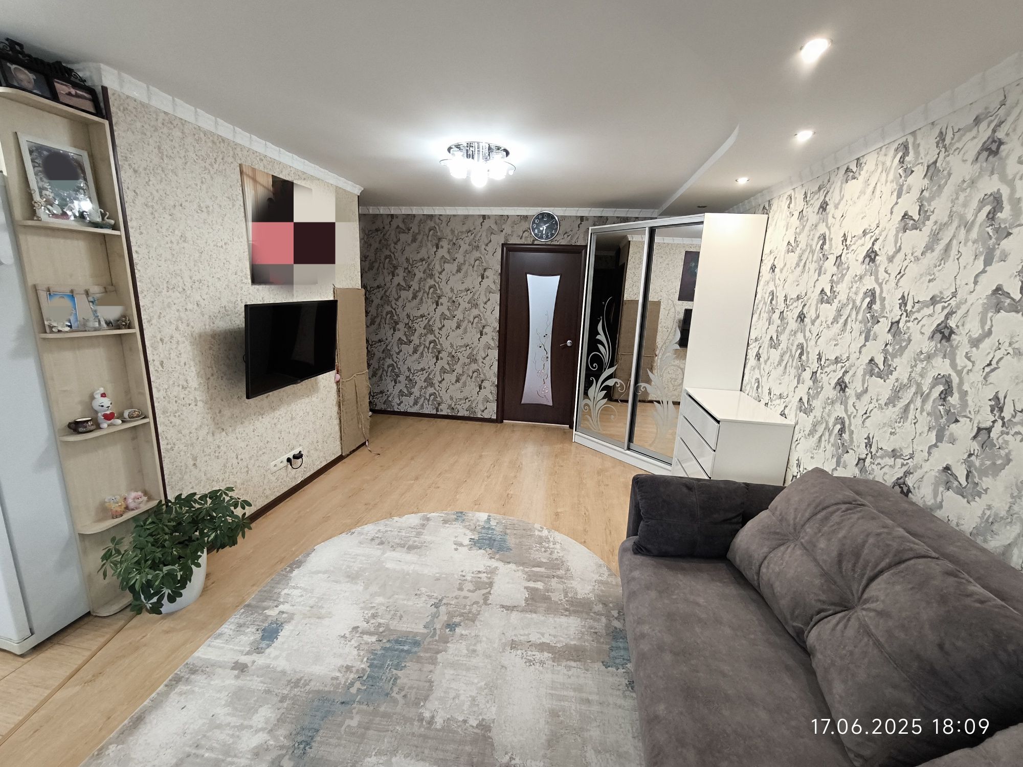 Продається 2-кімнатна квартира в центрі Конотопа