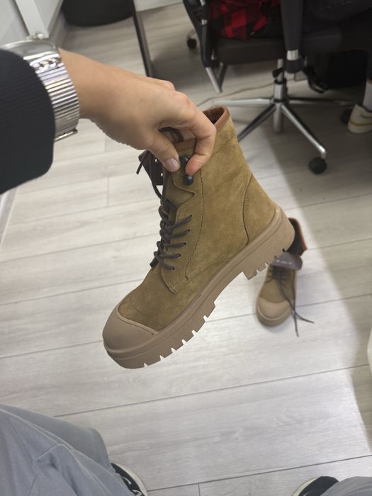 Продам осінні чоботи Vitto Rossi