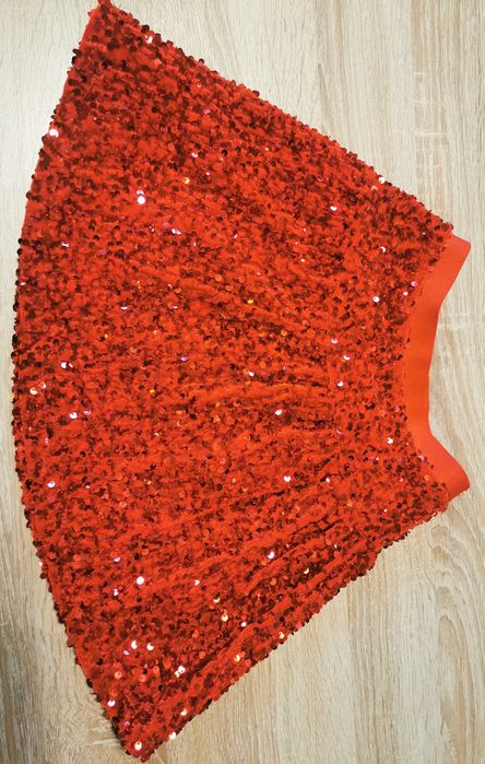 Spódniczka czerwona z cekinami 128cm 7-8 lat