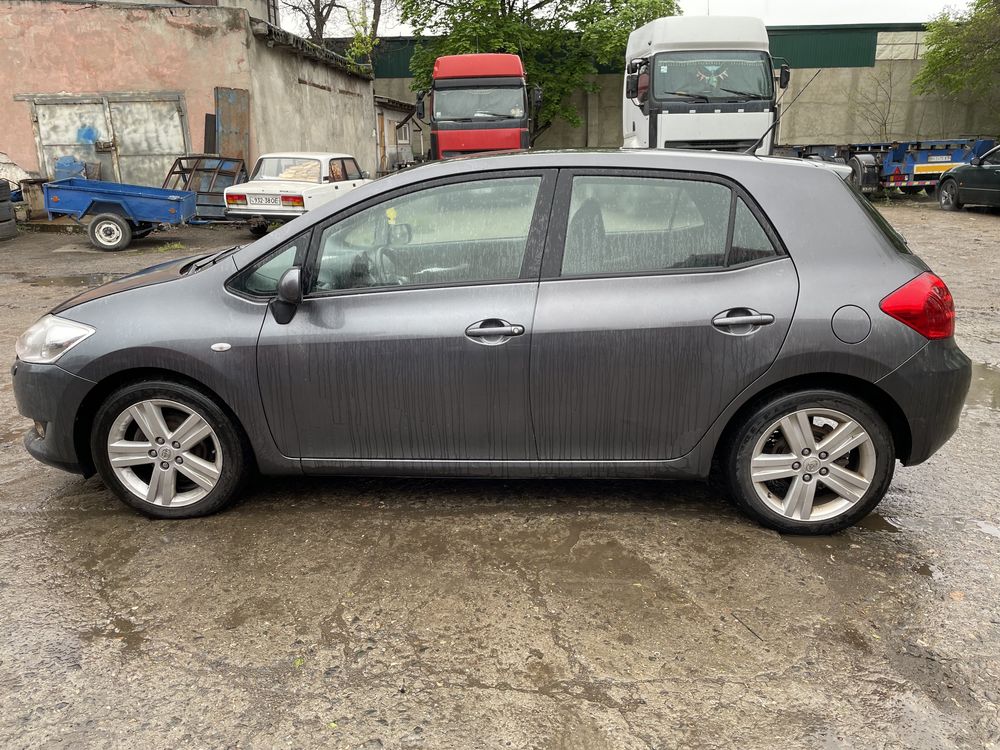Toyota Auris 2007-2012 капот фара бампер Разборка