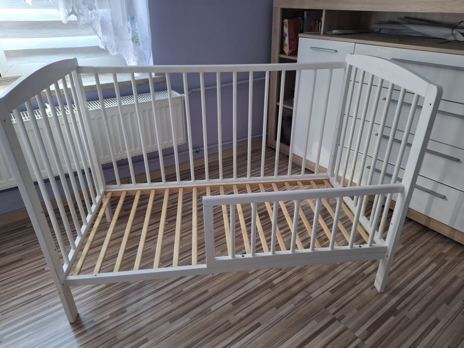 Łóżeczko niemowlęce 3w1 (tapczanik + dostawka)