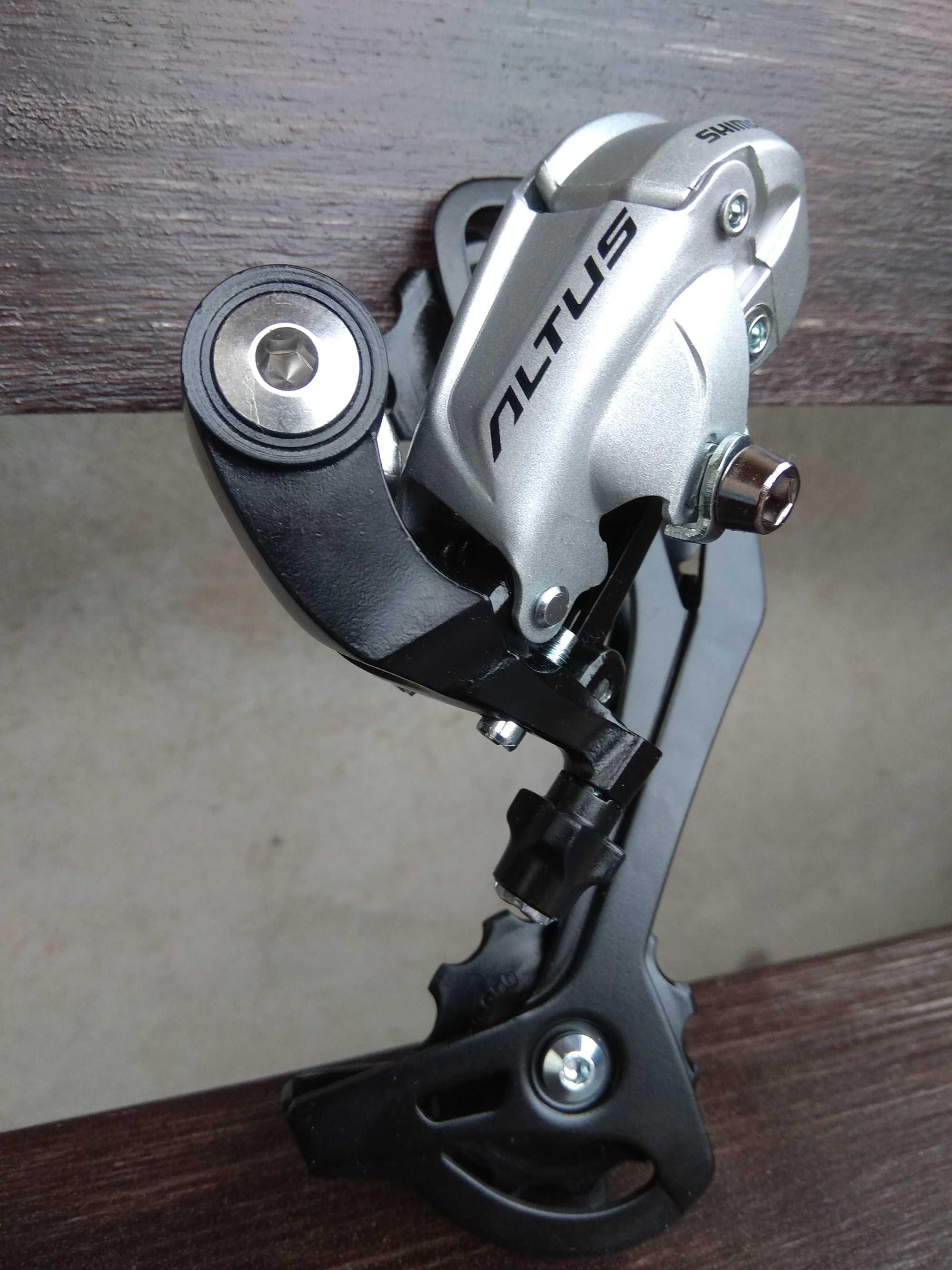 Przerzutka tył Shimano M370 SGS (długi) 9 rz.