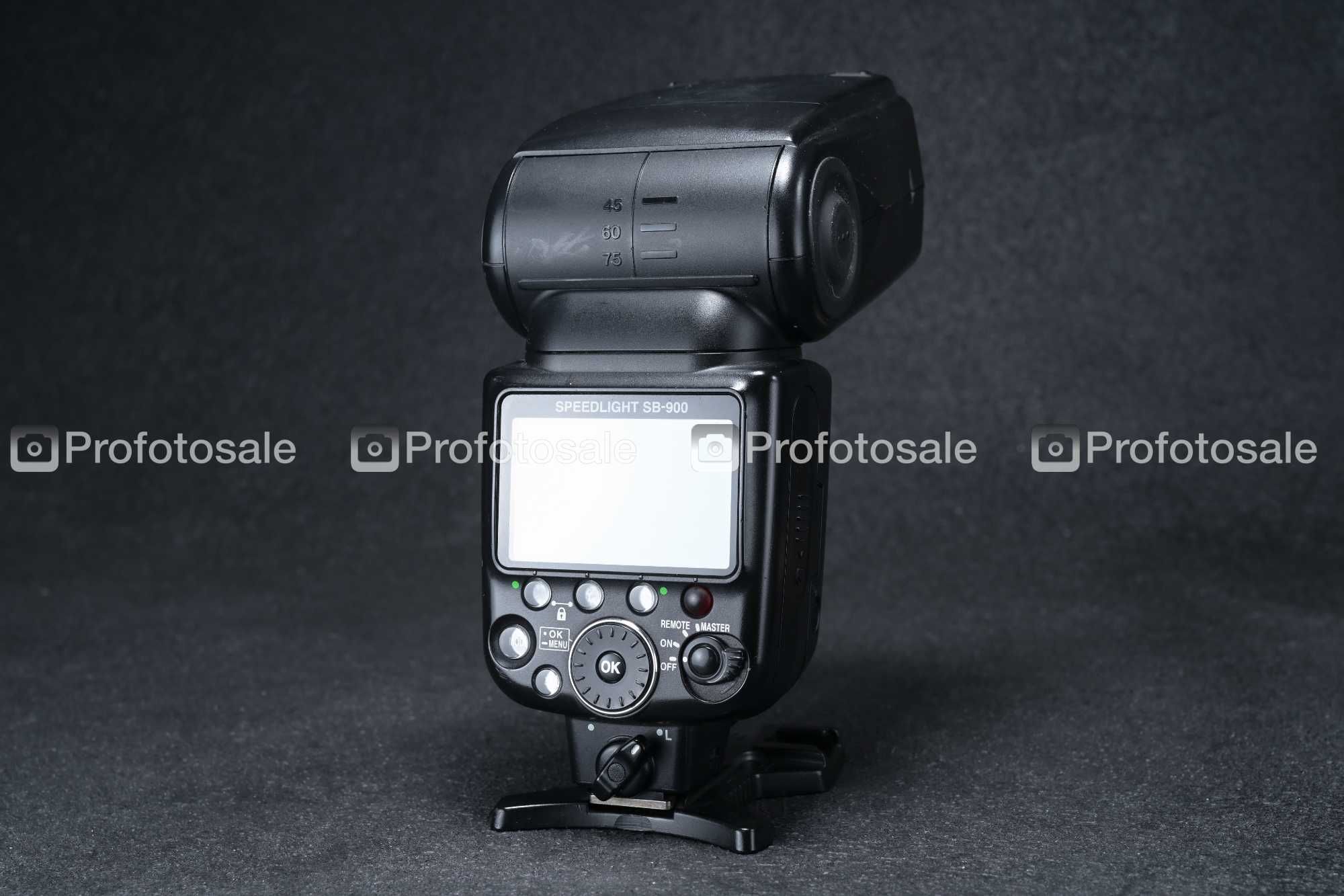 Спалах Nikon SB-900