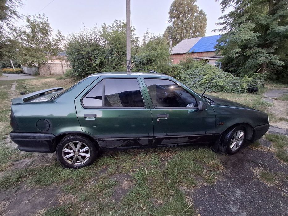 Продам Рено 19.на ходу ежедневно.