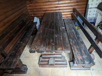 Стол из натурального дерева с скамейками