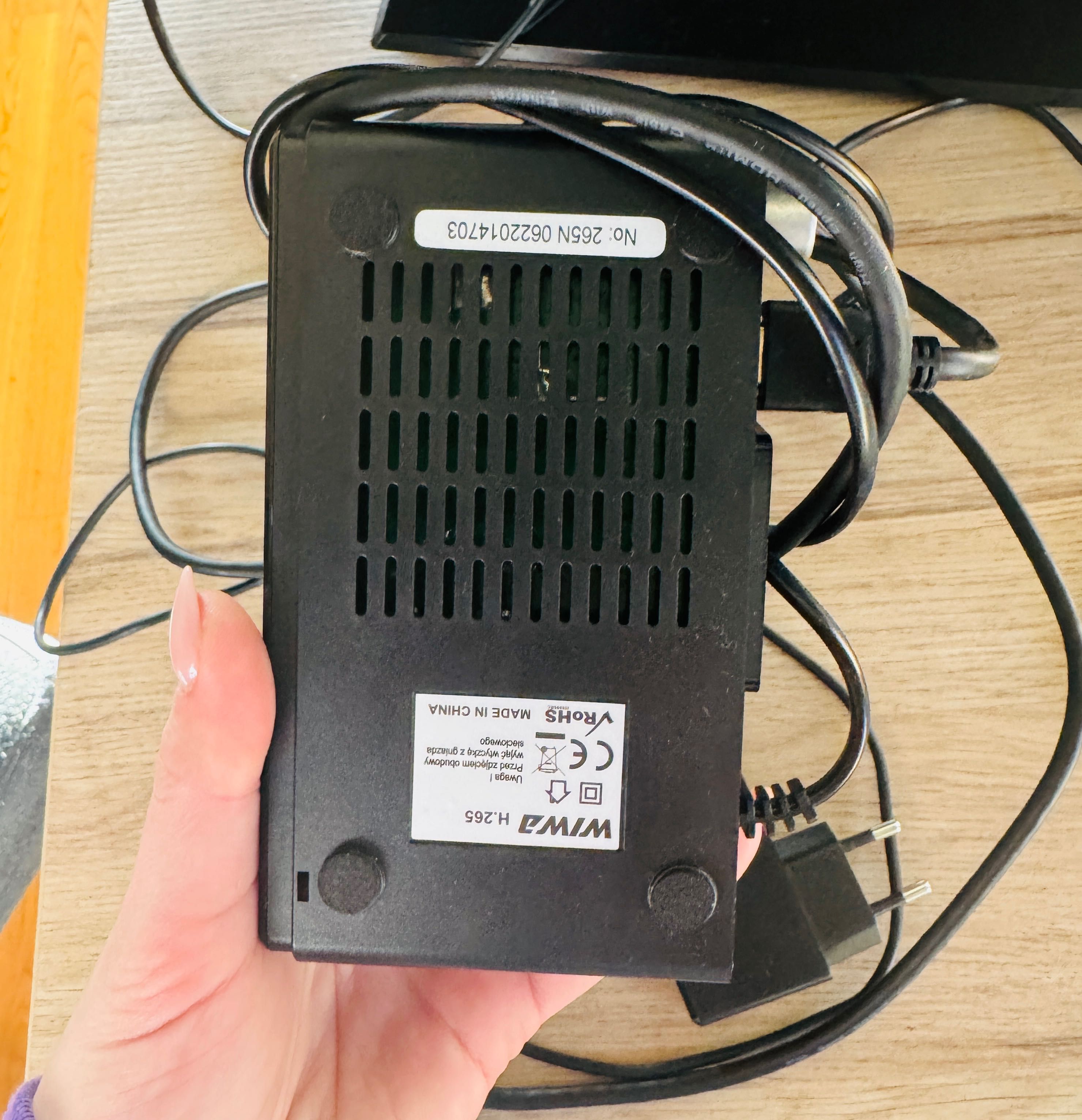 Zestaw: Telewizor Sharp LC-32LE144E + dekoder, + mi box