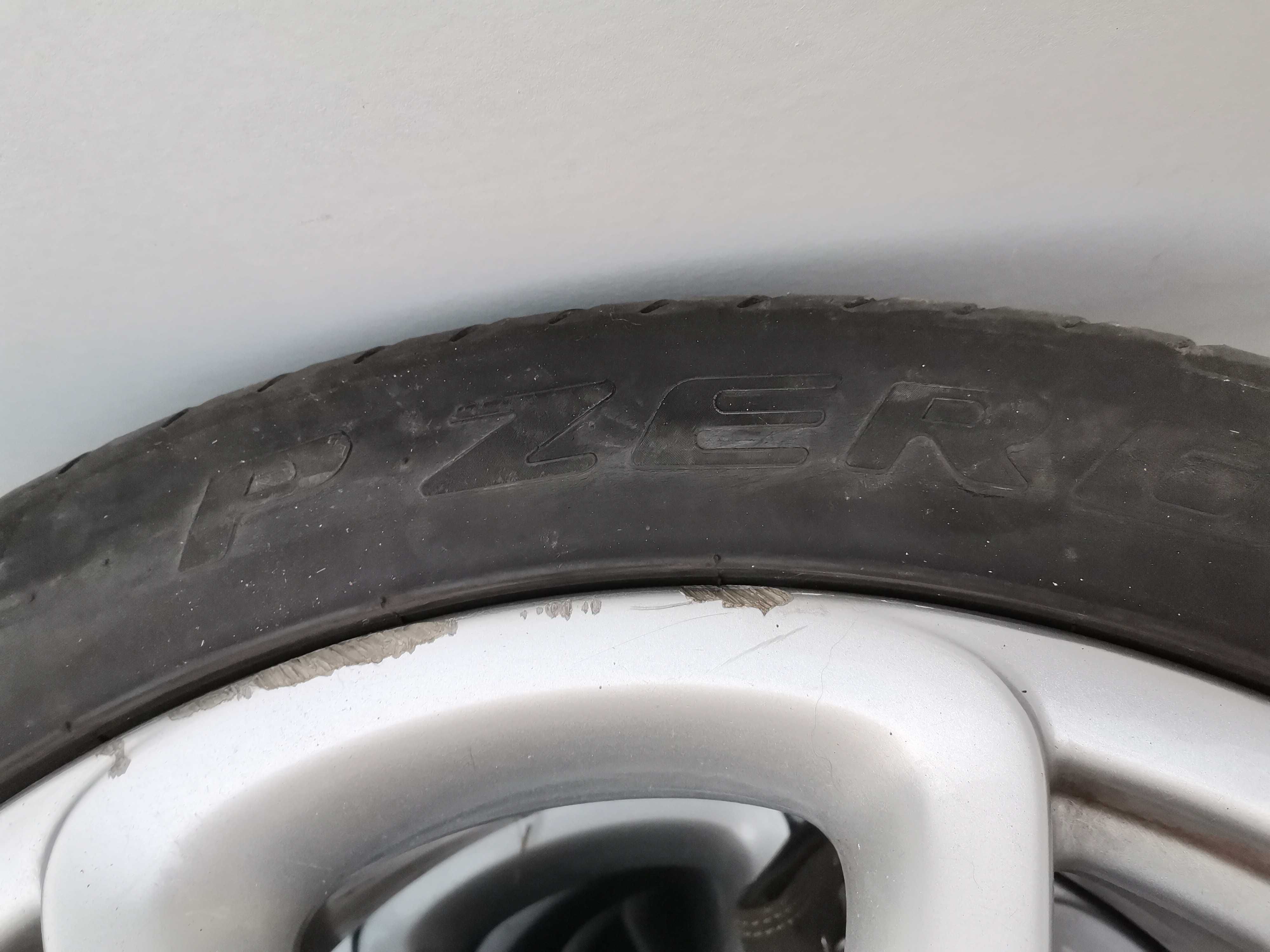 Pneus Pirelli novos 275/40 com jantes da porsche