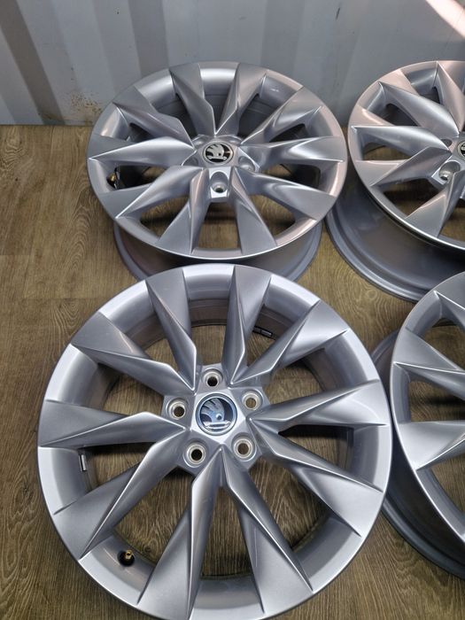 Felgi 17 skoda octavia superb Karoq kodiaq 5x112 7j et43 os 57.1