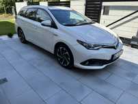 Toyota Auris 1.8 hybrid kombi