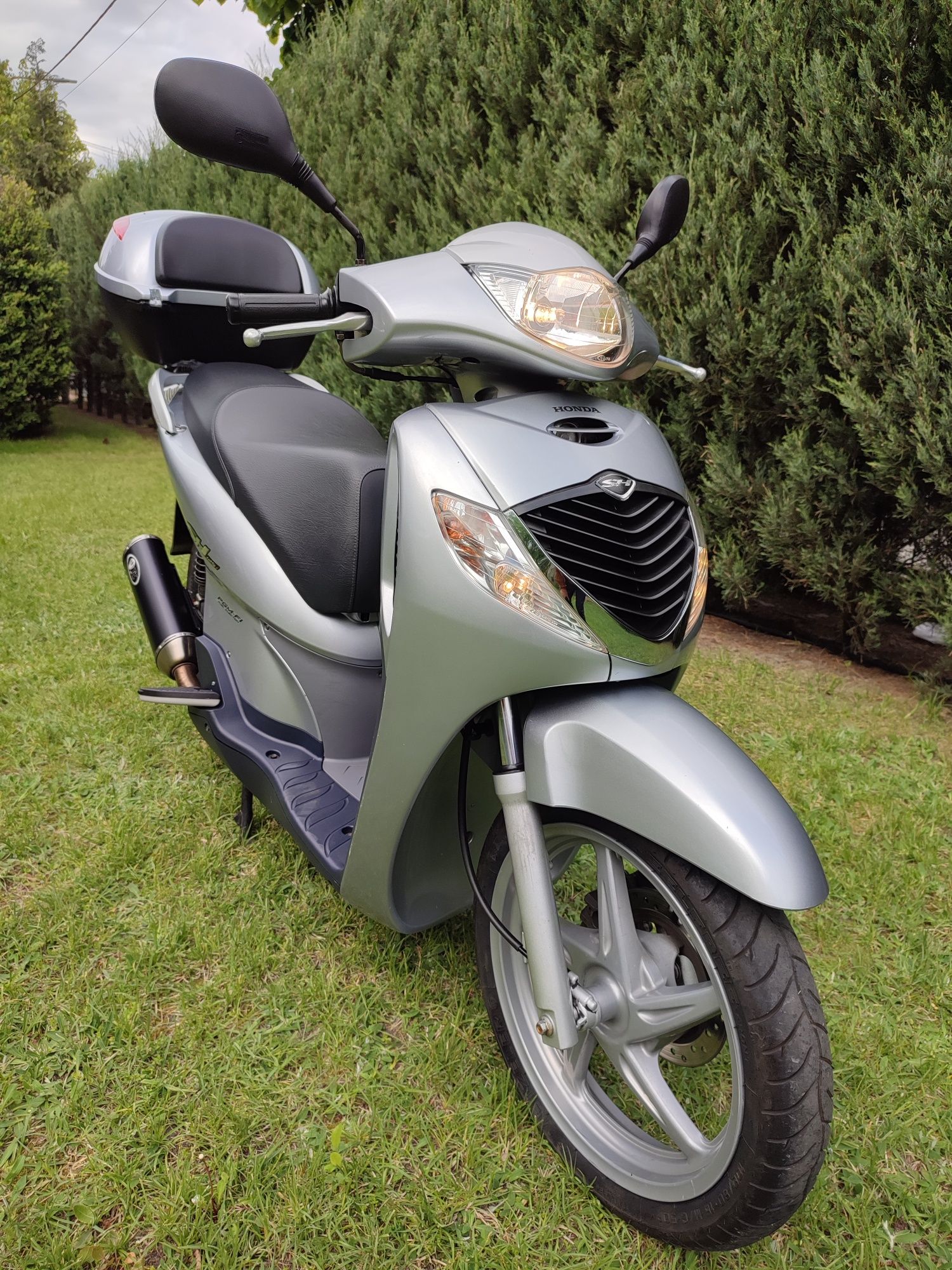 Honda SH 125 SHi wtrysk duże koła kufer Pantheon Burgman PCX