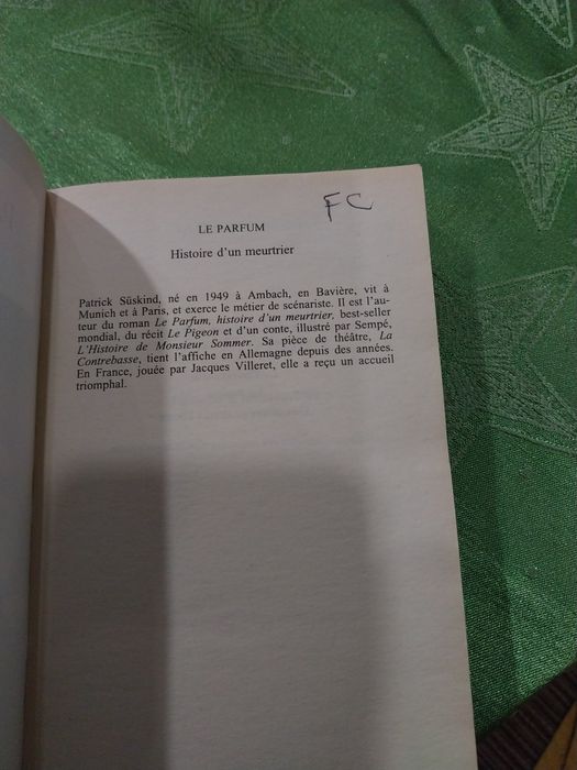 Le parfum . Portes incluídos