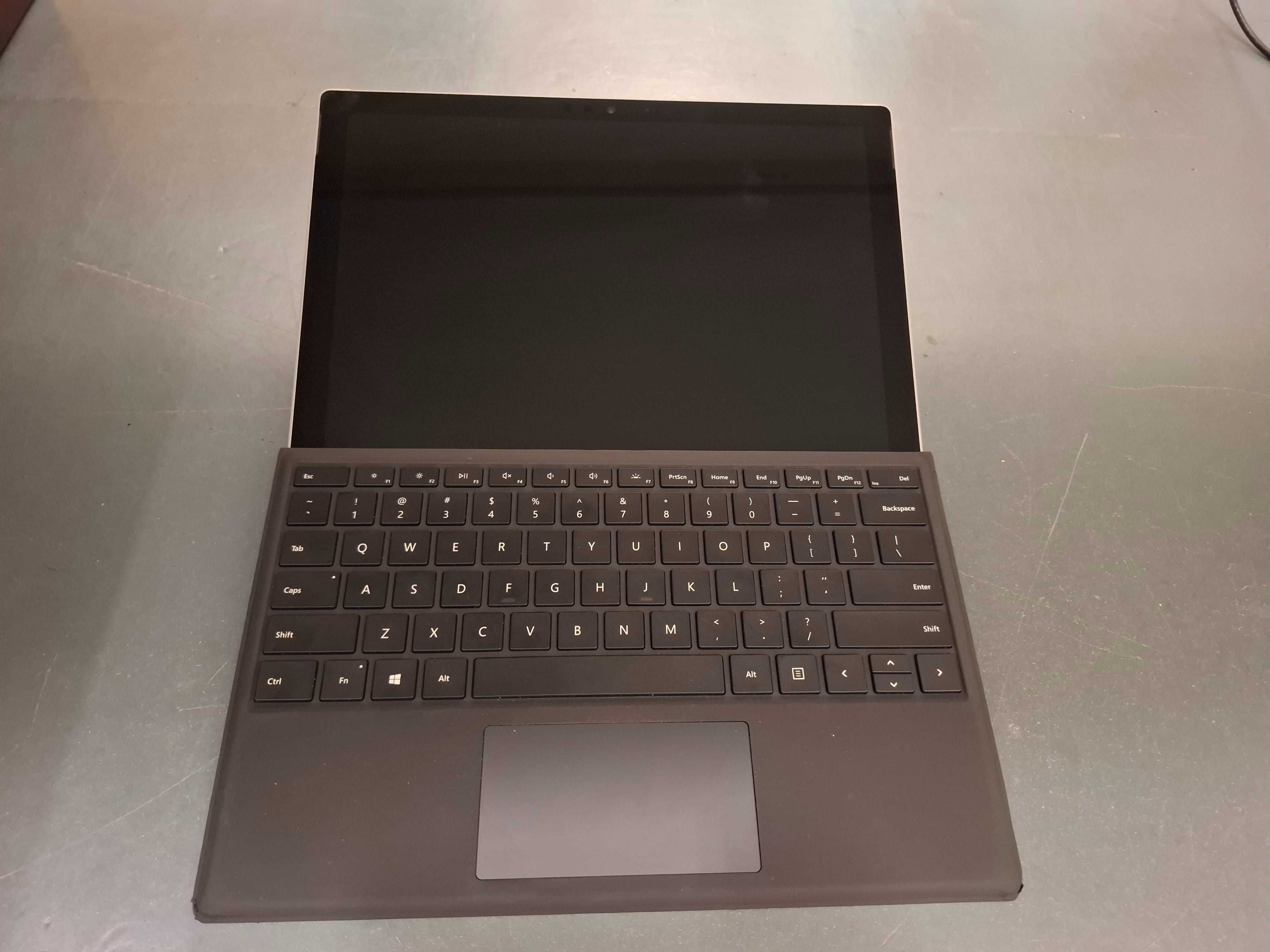 Microsoft Surface Pro 6 | i5-8350U | 12.3" + teclado