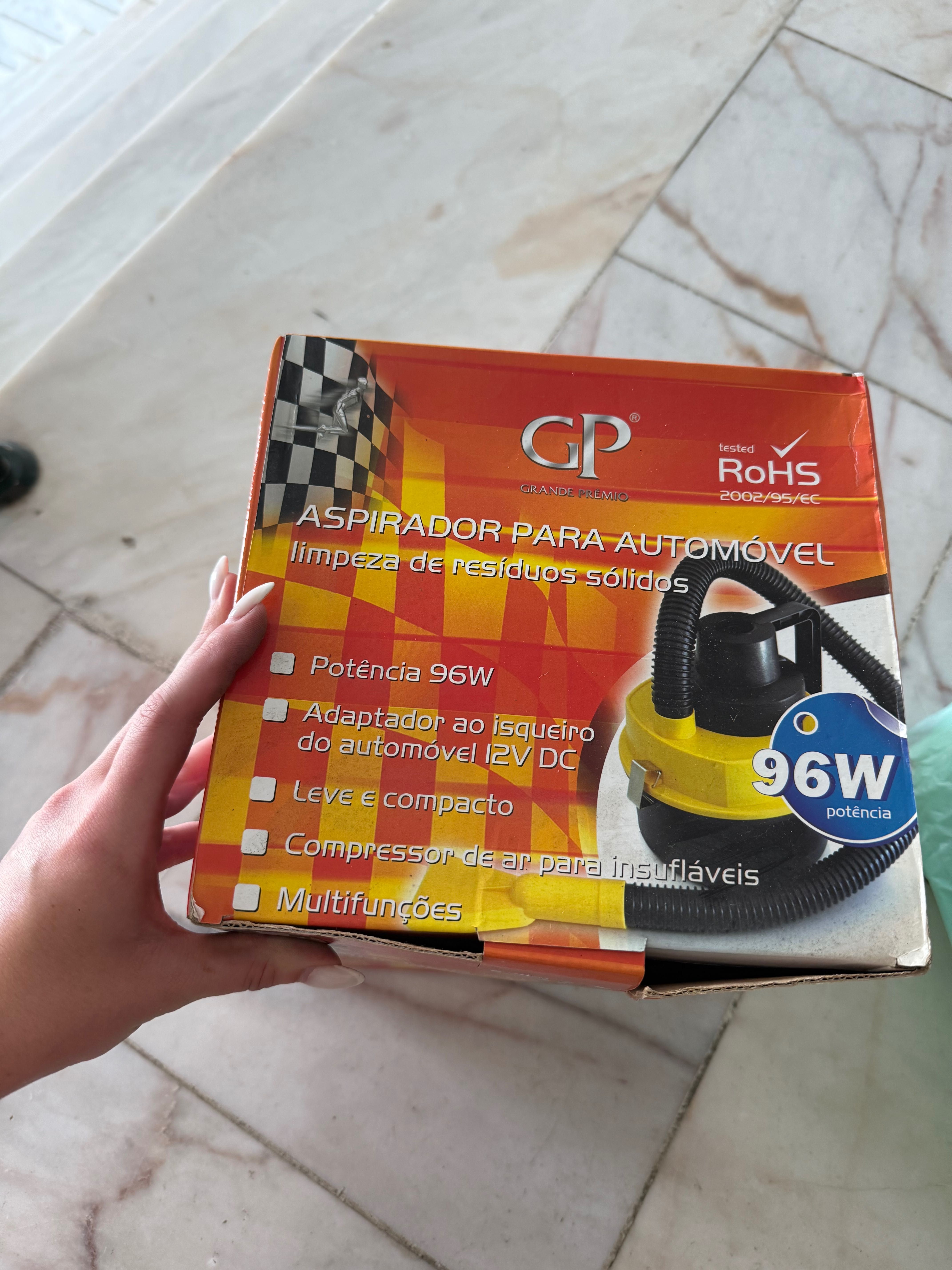 Aspirador portátil automóvel nunca usado