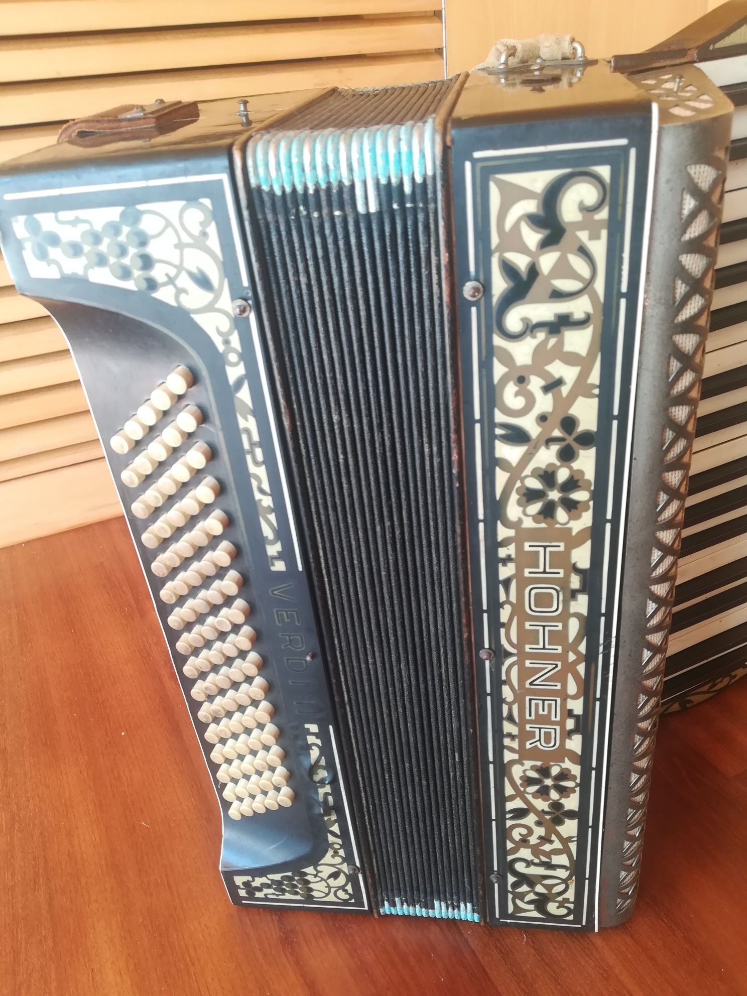 Acordeão Hohner Verdi I I