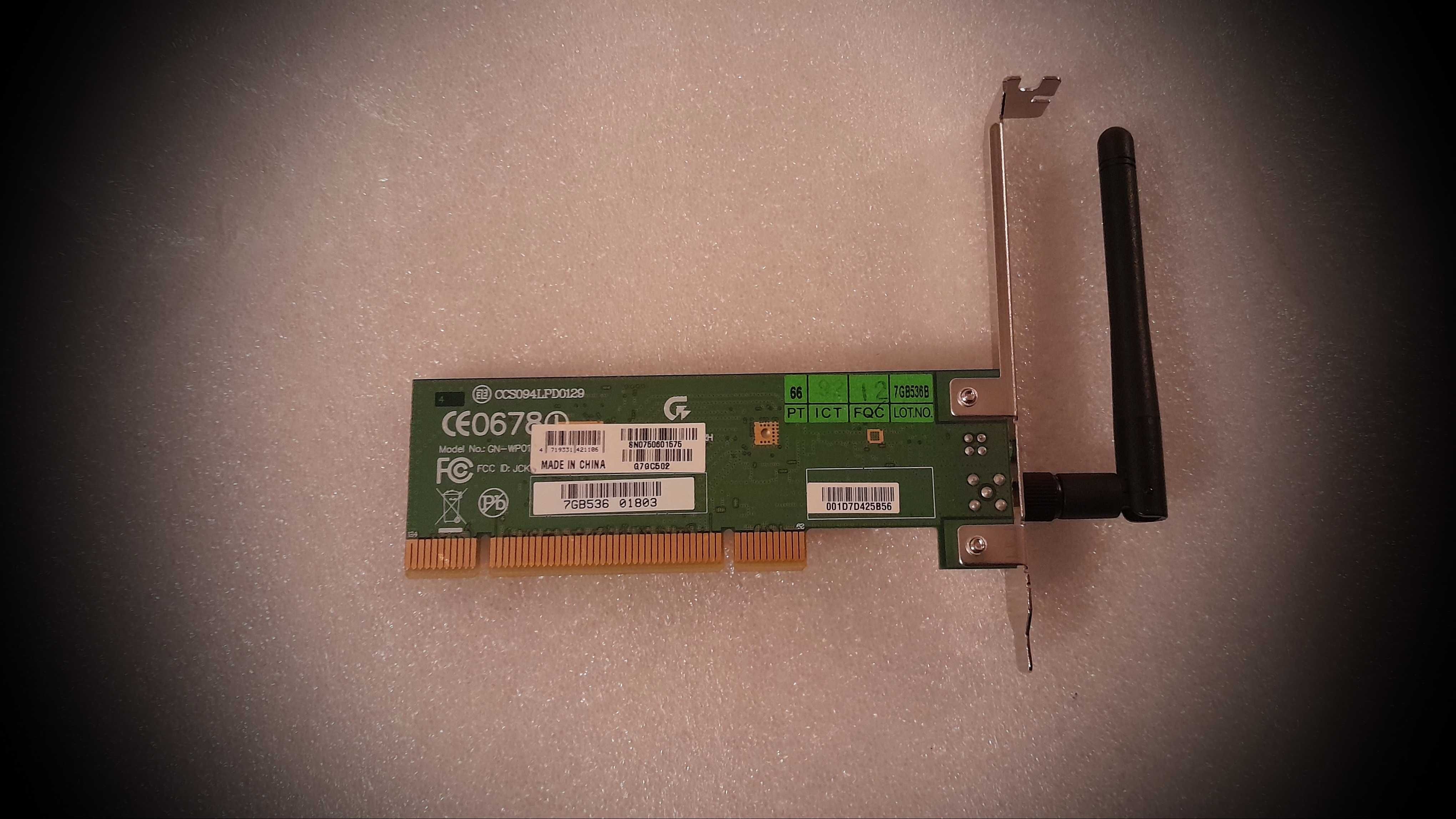 GIGABYTE 54M PCI GN-WP01GS karta sieci wireless na złączu PCI.