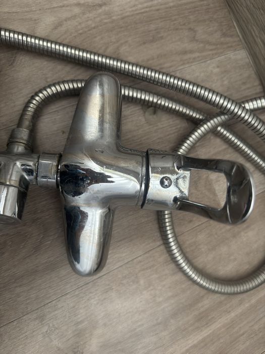 Смеситель в ванную