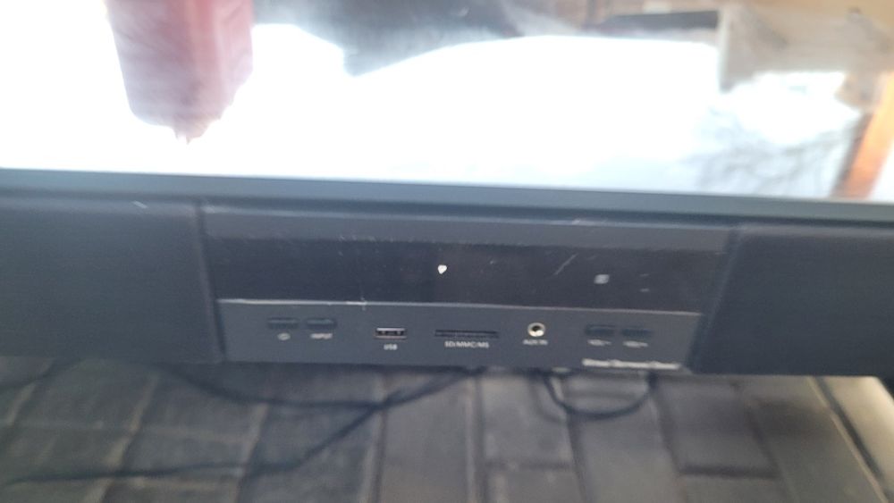 Szafka rtv z głośnikami  w zabudowie