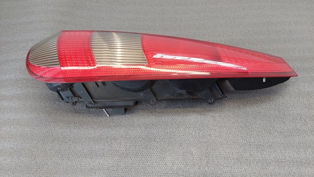 Farolim direito FORD Fiesta V (JH_, JD_)