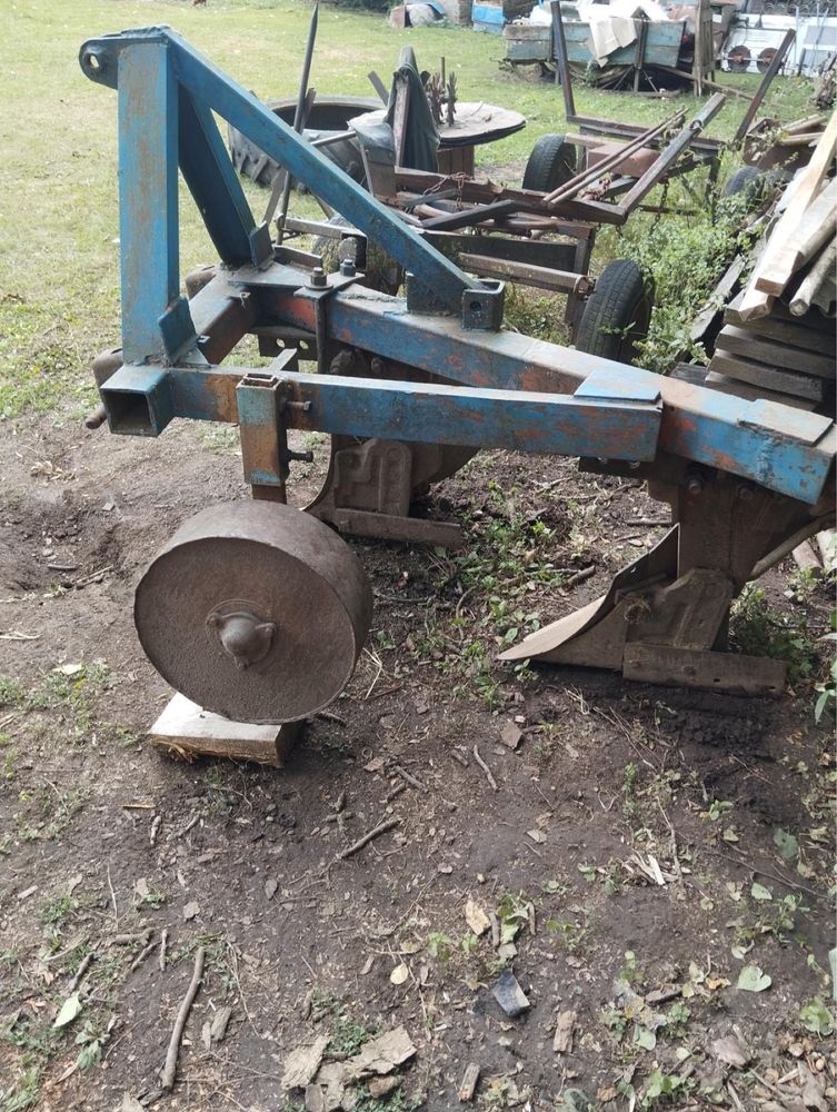Продам 2 плуги в хорошому стані