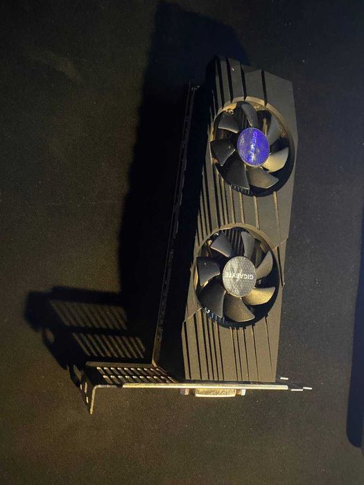 gtx 1650 4gb GDDR6 gigabyt