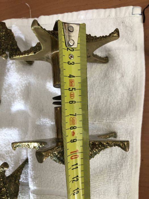 Puxadores para portas.