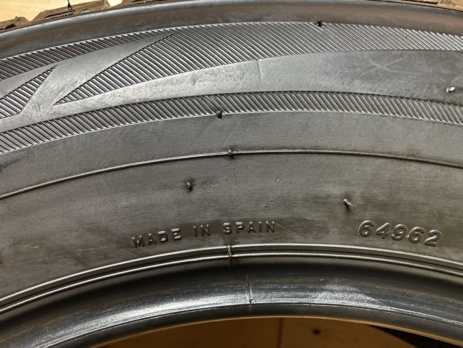 225/65 R 17 Bridgestone Blizzak LM-80 Evo Зима комплект шини