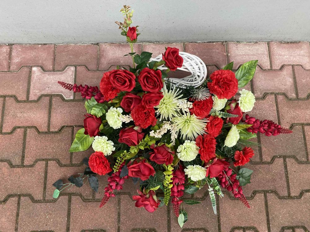 Kompozycja stroik komplet wiazanka kwiaty na cmentarz