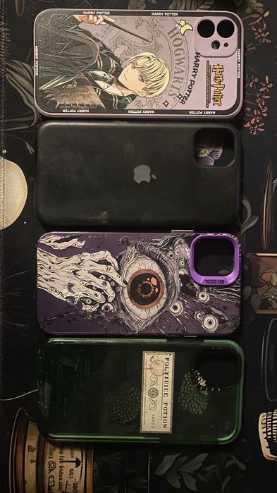 Чохли на iPhone 11