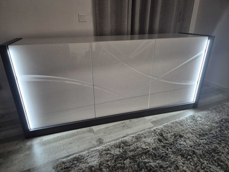 Aparador de Sala com LED